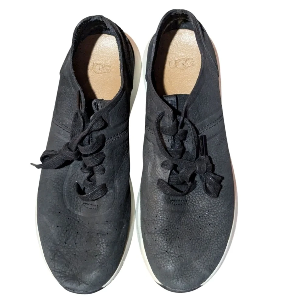 UGG Sneakers Adaleen Black Suede Leather 7 Athleisure Comfort Neutral Minamilist